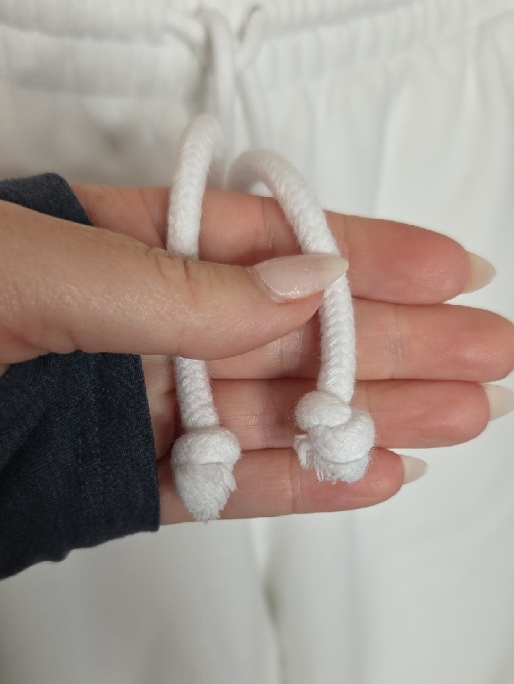 Aritzia White Drawstring Jogger Sweatpants - Picture 4 of 11